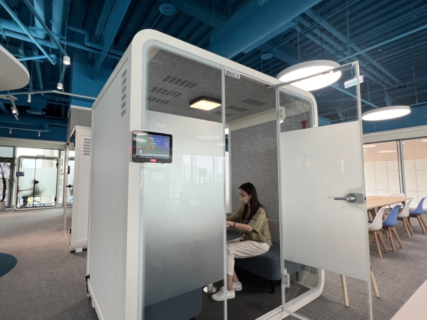 SG胜游高雄據點的智慧行動辦公艙，展現SG胜游在面板以外的研發應用軟實力