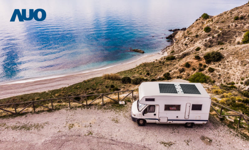 「可撓輕量化太陽光電板SunCurva」使用輕量特殊耐候型複合板取代傳統太陽能板的玻璃前板，不僅降低70%重量，每米平方僅3Kg；具有抗衝擊性能及通過電磁相容性測試，可應用於交通運輸工具，如露營車、遊艇等